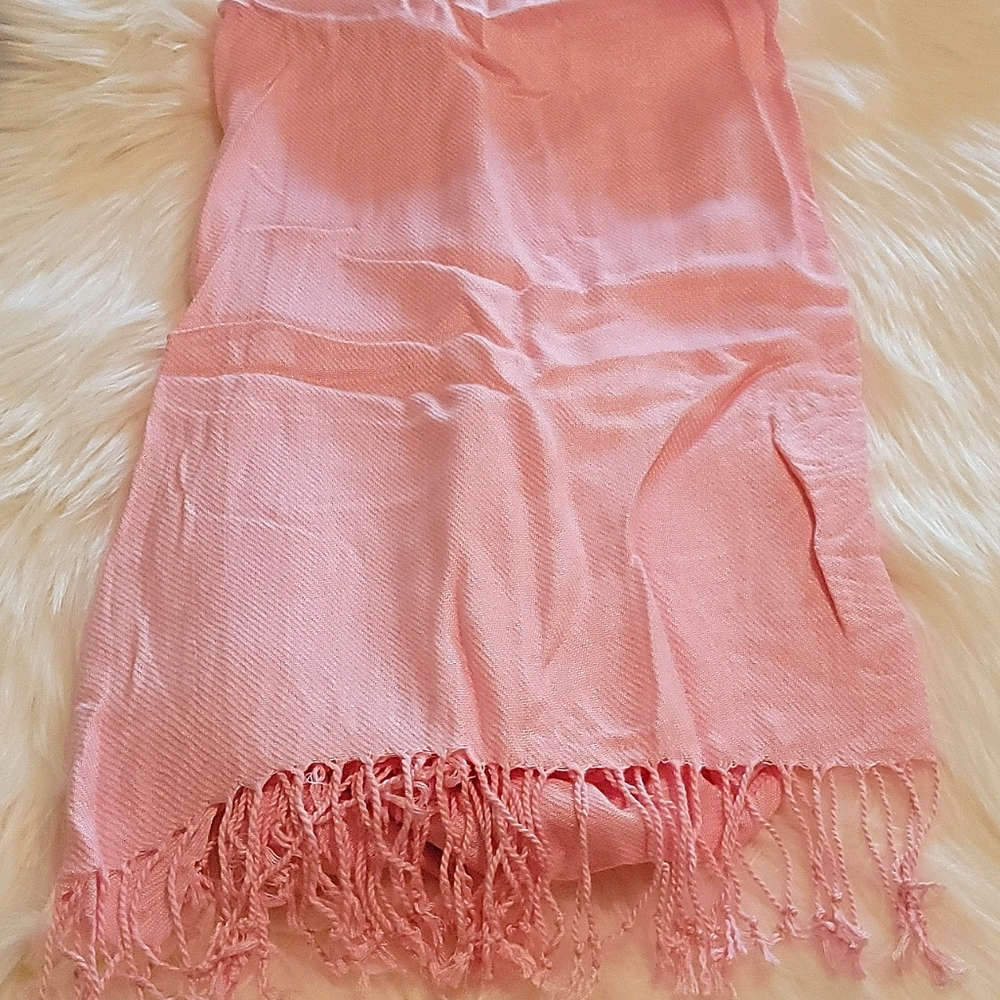 🌴 NWOT Pier 1 Imports Light Pink Scarf